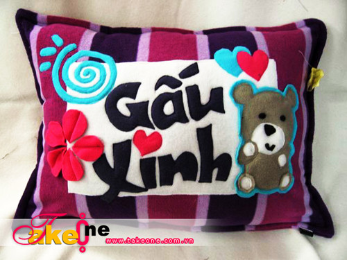 Yêu quá thôi, gối hình gấu tuyệt xinh, có thể dành cho cả bé nam lẫn bé gái. Yêu quá thôi, gối hình gấu tuyệt xinh, có thể dành cho cả bé nam lẫn bé gái.