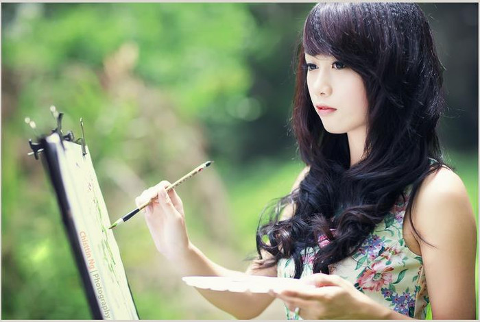 Khoảnh khắc tĩnh lặng như thiếu nữ trong tranh, hơn là cô nàng họa sĩ. Khoảnh khắc tĩnh lặng như thiếu nữ trong tranh, hơn là cô nàng họa sĩ.