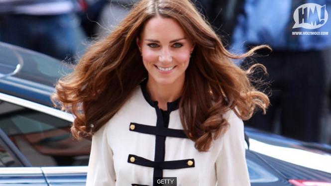 Cùng xem người dân làng nhảy điệu ăn mừng chiến trận.