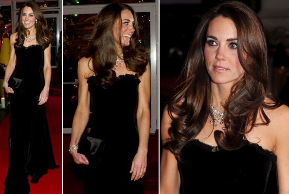 Năm 2002, họ chuyển tới ở cùng với 2 người bạn nữa trong thị trấn. Tất nhiên, câu chuyện về mối quan hệ của nhân vật quan trọng như hoàng tử William thì chả bao giờ dứt. Kate và William luôn kèm với nhưng lời đồn. Năm 2002, họ chuyển tới ở cùng với 2 người bạn nữa trong thị trấn. Tất nhiên, câu chuyện về mối quan hệ của nhân vật quan trọng như hoàng tử William thì chả bao giờ dứt. Kate và William luôn kèm với nhưng lời đồn.