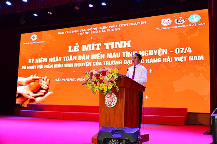 Ông Lê Khắc Nam - Phó chủ tịch Ủy ban nhân dân thành phố Hải Phòng, Trưởng ban chỉ đạo vận động hiến máu tình nguyện thành phố phát biểu khai mạc (Ảnh: TK) GDVN_dhhh-hien-mau-1.jpg