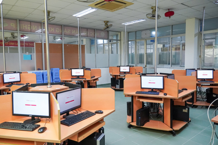 Trường Đại học Thái Bình đã đầu tư cơ sở vật chất để phối hợp tổ chức tốt 2 kỳ thi đánh giá năng lực và đánh giá tư duy (Ảnh: HVĐ) dhtb-thi-dgnl.jpg