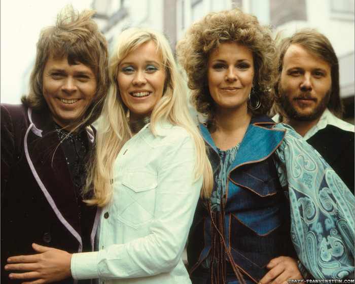 Agnetha Fältskog (thứ hai từ trái sang) trong nhóm ABBA. Agnetha Fältskog (thứ hai từ trái sang) trong nhóm ABBA.