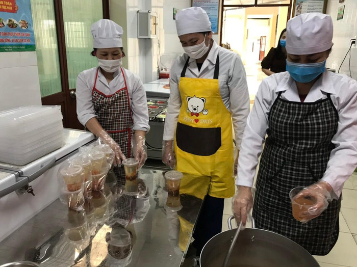 Các bữa ăn bảo đảm vệ sinh, dinh dưỡng (Ảnh: Nhà trường cung cấp) Các bữa ăn bảo đảm vệ sinh, dinh dưỡng (Ảnh: Nhà trường cung cấp)