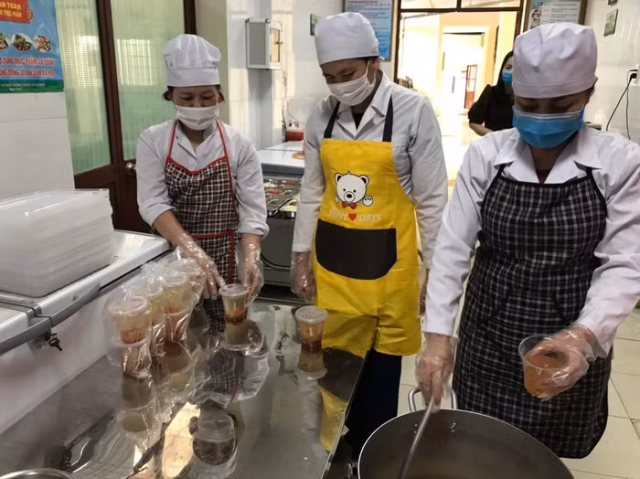 Các bữa ăn bảo đảm vệ sinh, dinh dưỡng (Ảnh: Nhà trường cung cấp)