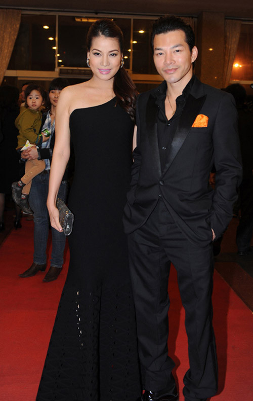 9. Đuôi ngựa buộc lệch Trương Ngọc Ánh trông sang trọng và không kém phần trẻ trung với mẫu tóc đuôi ngựa được buộc rẽ sang một bên. Xem thêm: Những kiểu tóc xinh, ấn tượng cho ngày hè năng động. 9. Đuôi ngựa buộc lệch Trương Ngọc Ánh trông sang trọng và không kém phần trẻ trung với mẫu tóc đuôi ngựa được buộc rẽ sang một bên. Xem thêm: Những kiểu tóc xinh, ấn tượng cho ngày hè năng động.