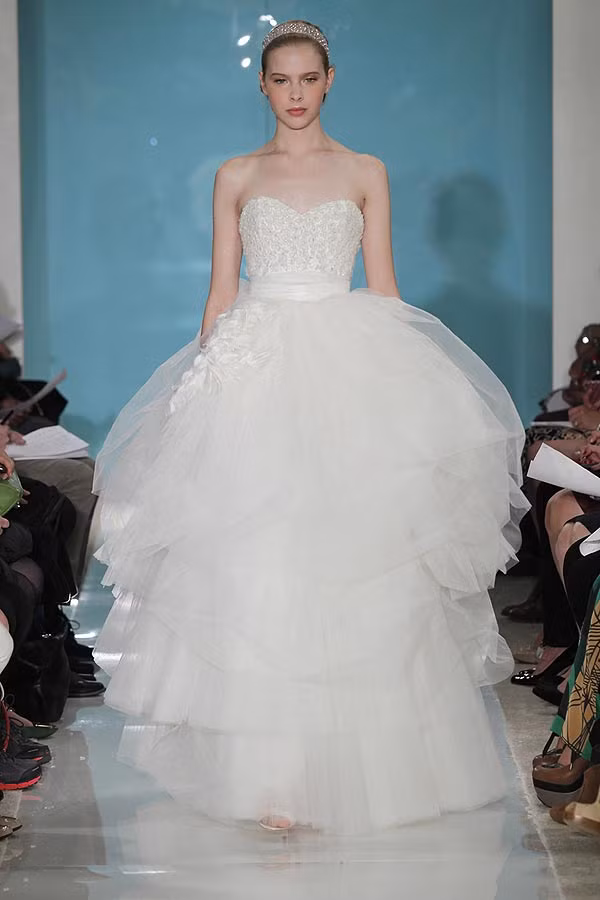 Xem thêm: Những mẫu váy cưới làm nức lòng cô dâu mùa hạ