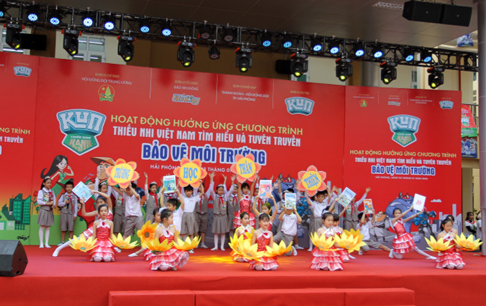 Học sinh Trường Tiểu học Chu Văn An tích cực hưởng ứng chươn trình bảo vệ môi trường (Ảnh: Lã Tiến) Học sinh Trường Tiểu học Chu Văn An tích cực hưởng ứng chươn trình bảo vệ môi trường (Ảnh: Lã Tiến)