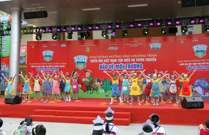 Các tiết mục văn nghệ hưởng ứng tại chương trình (Ảnh: Lã Tiến) Các tiết mục văn nghệ hưởng ứng tại chương trình (Ảnh: Lã Tiến)