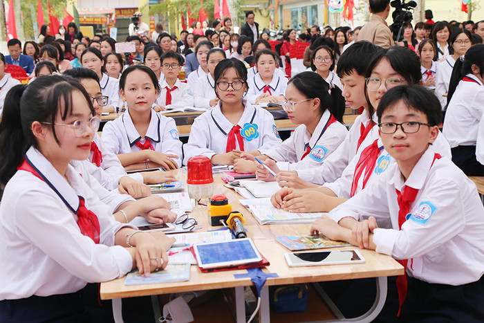 Các em học sinh hào hứng tham gia chuyên đề (Ảnh: NH) ka-chuyen-de-tieng-anh-1.jpeg