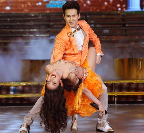 "Với vai trò host, tôi là người chủ trì, phải bao quát được toàn bộ chương trình cũng như đảm bảo được thời lượng cho đài truyền hình"