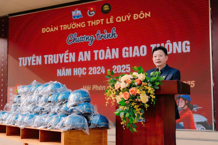 Thầy Trần Mạnh Cường - Hiệu trưởng Trường Trung học phổ thông Lê Quý Đôn (quận Hải An, thành phố Hải Phòng). Ảnh: NCC thay-cuong.jpg