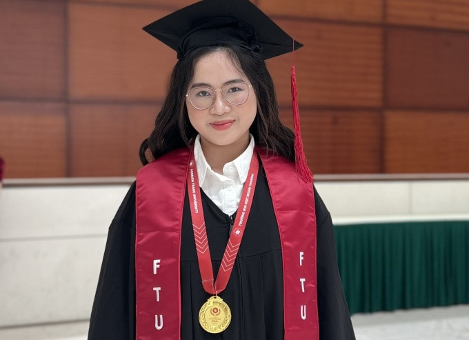Trương Thị Hà Ninh tại lễ tốt nghiệp sớm của Trường Đại học Ngoại Thương (Ảnh: NVCC) ha-ninh-1.jpeg