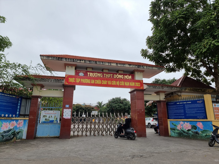 Sở Giáo dục và Đào tạo Hải Phòng chỉ ra những khuyết điểm trong việc sửa chữa nhà xe của Trường Trung học phổ thông Đồng Hoà (Ảnh: LT) GDVN_THPT-Dong-Hoa-1.jpg