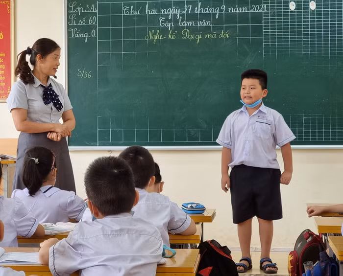 Học sinh xung phong tham gia thi kể chuyện trong tiết học Tiếng Việt (Ảnh: Phương Linh) Học sinh xung phong tham gia thi kể chuyện trong tiết học Tiếng Việt (Ảnh: Phương Linh)