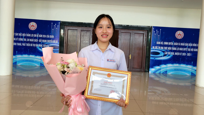 Tô Ngọc Khánh Chi chia sẻ bí quyết để đạt điểm cao trong kỳ thi vào lớp 10 (Ảnh: LT) thu-khoa-hp-3.jpg