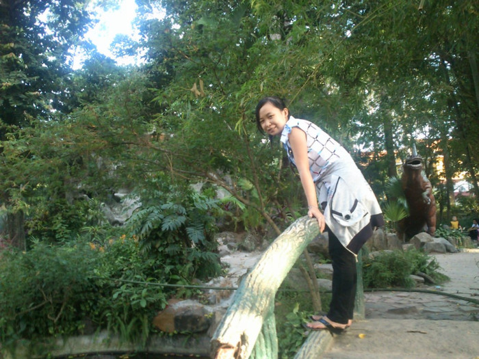 Mình thích di du lịch với bạn bè, nghe nhạc, xem phim trong những lúc buồn.