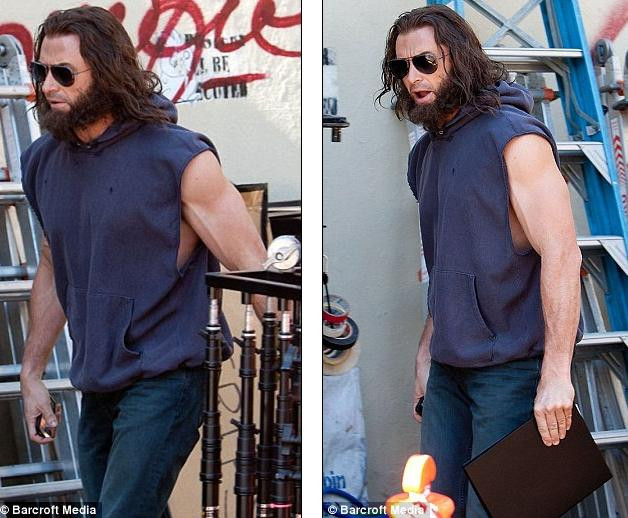 Hugh Jackman râu ria xồm xoàm trong tạo hình người sói hồi cuối tháng 8. Ảnh. Barecroft Media. Hugh Jackman râu ria xồm xoàm trong tạo hình người sói hồi cuối tháng 8. Ảnh. Barecroft Media.