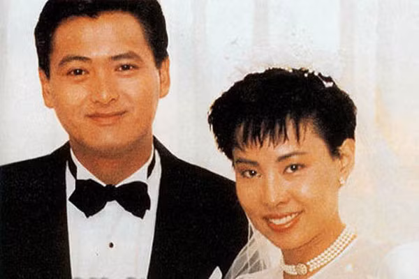 Châu Nhuận Phát và vợ Trần Hội Liên. Châu Nhuận Phát và vợ Trần Hội Liên.