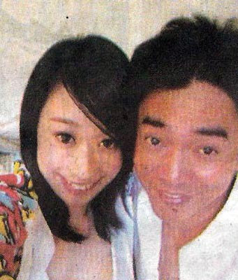 Nam diễn viên Ngô Tôn Hiến và nữ trợ lý trẻ xinh đẹp không thể tránh được ánh mắt soi mói của các phóng viên cũng như người hâm mộ. Mặc những lời phủ nhận về quan hệ tình cảm của Ngô Tôn Hiến, cái mà truyền thông và người hâm mộ nhìn thấy là mối quan hệ đặc biệt giữa họ đã vượt qua mức một trợ lý và một ngôi sao. Hai người thường chụp những tấm hình chung tình cảm và cùng nhau rời các quán bar trở về nhà lúc sáng sớm. Nam diễn viên Ngô Tôn Hiến và nữ trợ lý trẻ xinh đẹp không thể tránh được ánh mắt soi mói của các phóng viên cũng như người hâm mộ. Mặc những lời phủ nhận về quan hệ tình cảm của Ngô Tôn Hiến, cái mà truyền thông và người hâm mộ nhìn thấy là mối quan hệ đặc biệt giữa họ đã vượt qua mức một trợ lý và một ngôi sao. Hai người thường chụp những tấm hình chung tình cảm và cùng nhau rời các quán bar trở về nhà lúc sáng sớm.