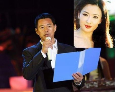 Trương Phong Nghị. Sau ly hôn đổ vỡ với nữ diễn viên Lã Lệ Bình, cuộc sống tình cảm của Trương Phong Nghị đã có vẻ dễ thở hơn. Trong những lần trả lời các phóng viên, nam diễn viên gạo cội này thường né tránh những câu hỏi liên quan đến đời sống tình cảm của ông, thế nhưng đầu năm 2011, trên mạng đã lan truyền thông tin nam diễn viên này đã chính thức bước vào cuộc hôn nhân thứ hai. Theo tiết lộ của các đoàn phim hay những diễn viên hợp tác chung với Trương Phong Nghị cho biết, sau hôn nhân, nam diễn viên dường như đã trở thành một con người khác hoàn toàn, giống như một cô gái chưa chồng thì đúng hơn. Tối đến 10 giờ đã thấy hấp tấp chào tạm biệt bạn bè. Có lúc, cả đoàn mới vừa ra ngoài cùng nhau đi dạo, thế nhưng đồng hồ vừa điểm 10 giờ là thấy ông ngồi không yên và mở lời: “Xin lỗi cả nhà, tôi phải về rồi, bà xã đang gọi điện về”. Trương Phong Nghị. Sau ly hôn đổ vỡ với nữ diễn viên Lã Lệ Bình, cuộc sống tình cảm của Trương Phong Nghị đã có vẻ dễ thở hơn. Trong những lần trả lời các phóng viên, nam diễn viên gạo cội này thường né tránh những câu hỏi liên quan đến đời sống tình cảm của ông, thế nhưng đầu năm 2011, trên mạng đã lan truyền thông tin nam diễn viên này đã chính thức bước vào cuộc hôn nhân thứ hai. Theo tiết lộ của các đoàn phim hay những diễn viên hợp tác chung với Trương Phong Nghị cho biết, sau hôn nhân, nam diễn viên dường như đã trở thành một con người khác hoàn toàn, giống như một cô gái chưa chồng thì đúng hơn. Tối đến 10 giờ đã thấy hấp tấp chào tạm biệt bạn bè. Có lúc, cả đoàn mới vừa ra ngoài cùng nhau đi dạo, thế nhưng đồng hồ vừa điểm 10 giờ là thấy ông ngồi không yên và mở lời: “Xin lỗi cả nhà, tôi phải về rồi, bà xã đang gọi điện về”.