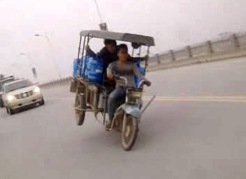 Hình chụp từ clip.