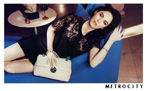 Trở thành quý bà Megan Fox biểu tượng của sự quyến rũ và gợi cảm của Hollywood. (Ảnh: ngoisao) Xem thêm: Mặc đẹp như sao Hollywood/ Bộ sưu tập váy xinh chào hè 2012. Trở thành quý bà Megan Fox biểu tượng của sự quyến rũ và gợi cảm của Hollywood. (Ảnh: ngoisao) Xem thêm: Mặc đẹp như sao Hollywood/ Bộ sưu tập váy xinh chào hè 2012.