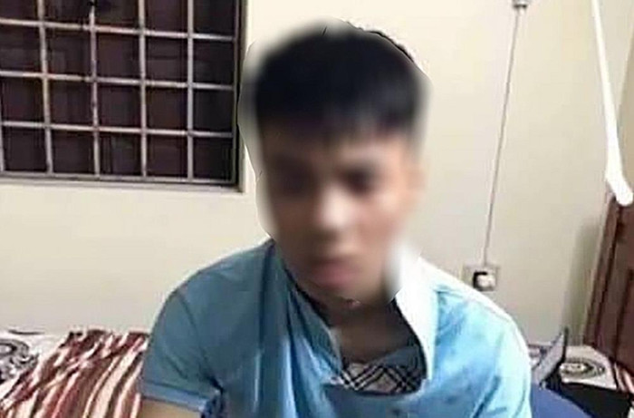 Đối tượng Đ.T.M rạch mặt nữ sinh C. đang bị tạm giữ tại cơ quan công an (Ảnh: CTV)