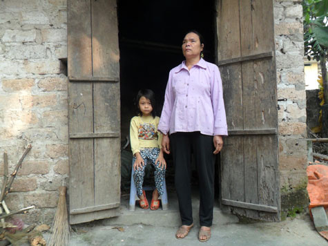 Hình ảnh éo le đáng thương của bà Huyền Hình ảnh éo le đáng thương của bà Huyền