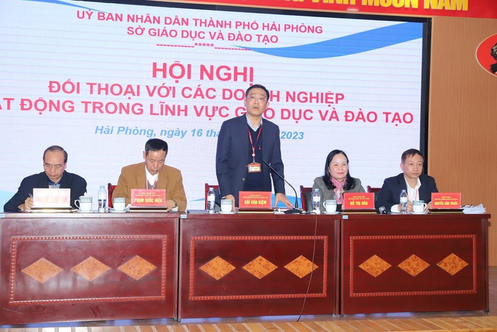 Lãnh đạo Sở Giáo dục và Đào tạo Hải Phòng giải đáp thắc mắc của doanh nghiệp (Ảnh: LT) Lãnh đạo Sở Giáo dục và Đào tạo Hải Phòng giải đáp thắc mắc của doanh nghiệp (Ảnh: LT)