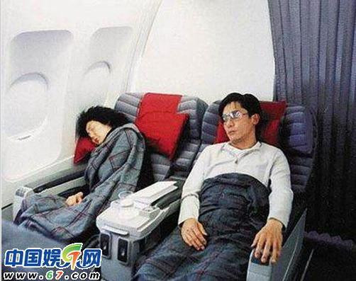 Trương Mạn Ngọc (trái) và Lương Triều Vỹ (phải). Trương Mạn Ngọc (trái) và Lương Triều Vỹ (phải).