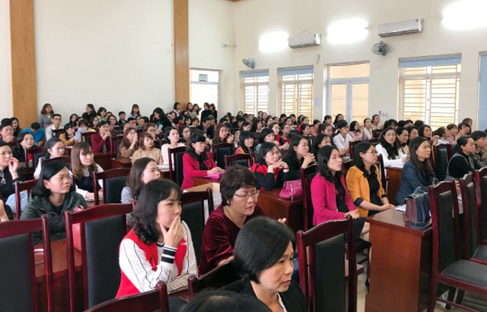 Một số ý kiến cho rằng, những thí sinh "đi đêm" trước kỳ kiểm tra, sát hạch viên chức sẽ được ưu ái cho bài thi dễ (Ảnh: CTV) Một số ý kiến cho rằng, những thí sinh "đi đêm" trước kỳ kiểm tra, sát hạch viên chức sẽ được ưu ái cho bài thi dễ (Ảnh: CTV)