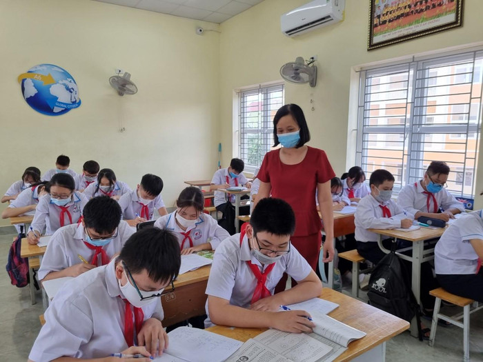 Cô giáo Uyên đã đóng góp nhiều thành tích trong công tác giáo dục đại trà và học sinh giỏi của nhà trường (Ảnh: CTV)