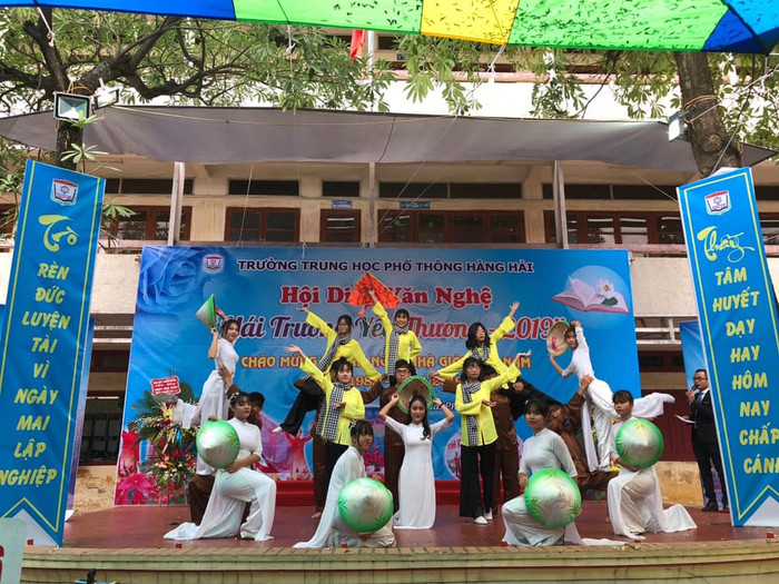 Trường Trung học phổ thông Hàng Hải (Hải Phòng) luôn chú trọng rèn luyện đạo đức, nề nếp cho học sinh (Ảnh: Nhà trường cung cấp)