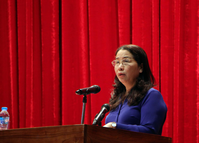 Bà Vũ Liên Oanh, Giám đốc Sở Giáo dục và Đào tạo Quảng Ninh thông tin tại cuộc đối thoại (Ảnh: Lã Tiến) Bà Vũ Liên Oanh, Giám đốc Sở Giáo dục và Đào tạo Quảng Ninh thông tin tại cuộc đối thoại (Ảnh: Lã Tiến)