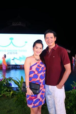 Diễn viên Bình Minh mang theo vợ con đi chấm thi.