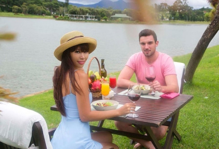 Và người yêu hiện tại của Hà Anh cũng là người ngoại quốc.