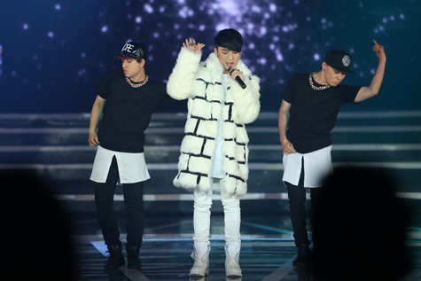 Sơn Tùng gây ấn tượng với phong cách K-pop Sơn Tùng gây ấn tượng với phong cách K-pop