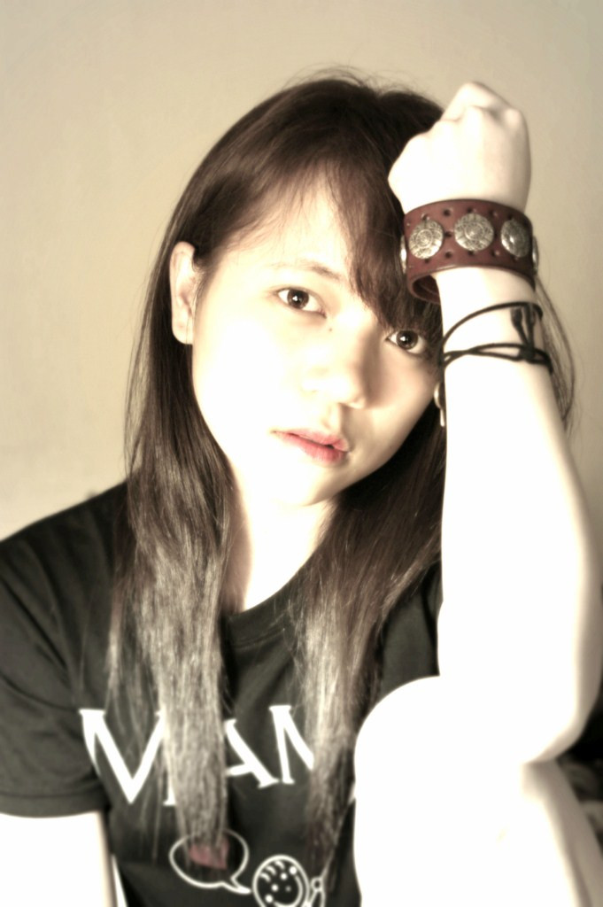 Sở thích của mình là chụp ảnh, may vá, vẽ, làm handmade và nội trợ....