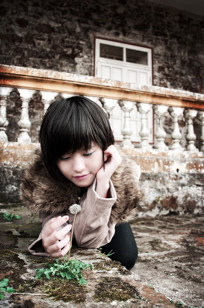 Mình là một cô gái hay cười, vui vẻ với mọi người,thích màu hồng, thích đi mưa, thích chụp ảnh và đặc biệt thích ngủ nướng và ăn vặt !