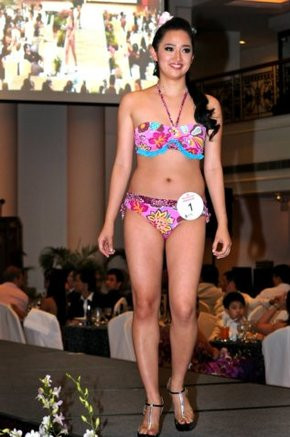 Karisa Sukamto sinh năm 1994, hiện cô đang là sinh viên của trường King's College tại Vương quốc Anh Karisa Sukamto sinh năm 1994, hiện cô đang là sinh viên của trường King's College tại Vương quốc Anh