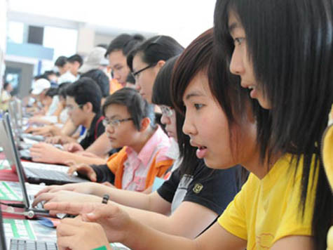 Học sinh làm trắc nghiệm ngành nghề phù hợp trong Ngày hội tư vấn tuyển sinh - hướng nghiệp 2012 tại TPHCM - Ảnh: MINH ĐỨC Học sinh làm trắc nghiệm ngành nghề phù hợp trong Ngày hội tư vấn tuyển sinh - hướng nghiệp 2012 tại TPHCM - Ảnh: MINH ĐỨC