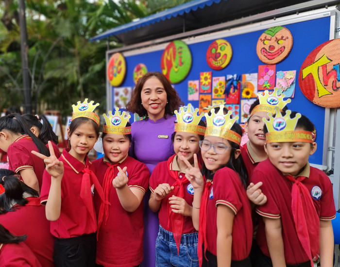 Hiệu trưởng Trường tiểu học Nguyễn Tri Phương sẵn sàng thay đổi và rất cần sự thay đổi của các thầy cô, các em học sinh và các bậc phụ huynh (Ảnh: Lã Tiến) Hiệu trưởng Trường tiểu học Nguyễn Tri Phương sẵn sàng thay đổi và rất cần sự thay đổi của các thầy cô, các em học sinh và các bậc phụ huynh (Ảnh: Lã Tiến)