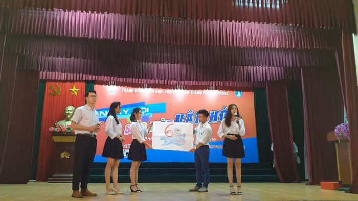 Phần thi của hội sinh viên Việt Nam (Ảnh: Lã Tiến)