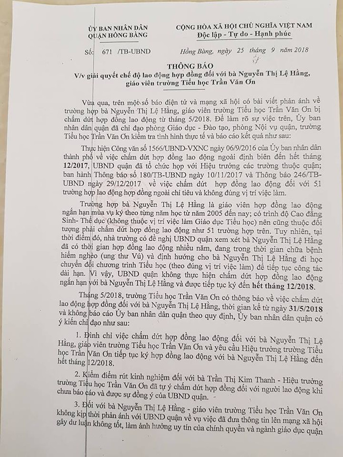 Ủy ban nhân dân quận Hồng Bàng ngay lập tức vào cuộc, yêu cầu Hiệu trưởng Trường Tiểu học Trần Văn Ơn tiếp tục ký hợp đồng với cô Hằng. (Ảnh: Lã Tiến)