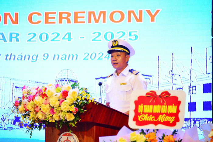Phó giáo sư, Tiến sĩ Phạm Xuân Dương - Hiệu trưởng Trường Đại học Hàng hải Việt Nam đọc diễn văn khai giảng (Ảnh: LT) GDVN_dhhh-khai-giang-2024-2025-3.jpg