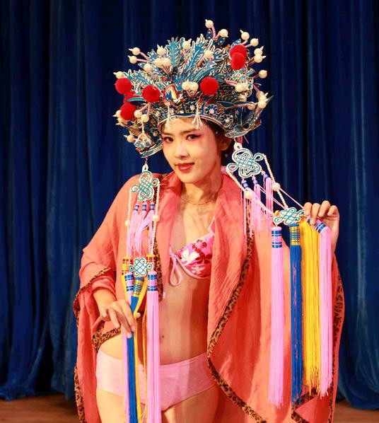 Hình ảnh một tân nương hiện đại.. Hình ảnh một tân nương hiện đại..