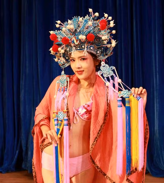 Hình ảnh một tân nương hiện đại.. Hình ảnh một tân nương hiện đại..