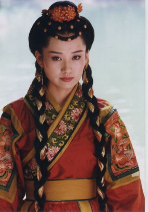 Hứa Tịnh (CTV - 2001), thể hiện nhân vật Nhậm Doanh Doanh thành công nhất và để lại ấn tượng nhiều nhất.