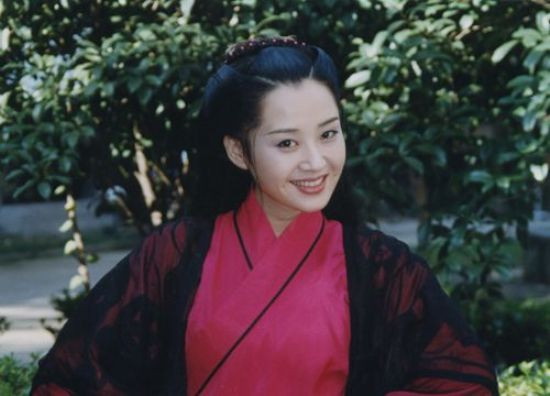 Hứa Tịnh (CTV - 2001), thể hiện nhân vật Nhậm Doanh Doanh thành công nhất và để lại ấn tượng nhiều nhất.